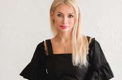 С ошейником на шее: чем поражает Раду зе-депутат Ирина Аллахвердиева