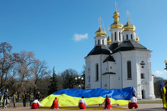 Церкві українці довіряють у чотири рази більше, ніж суду, - опитування