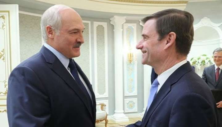 США відновлює обмін послами із Білоруссю 