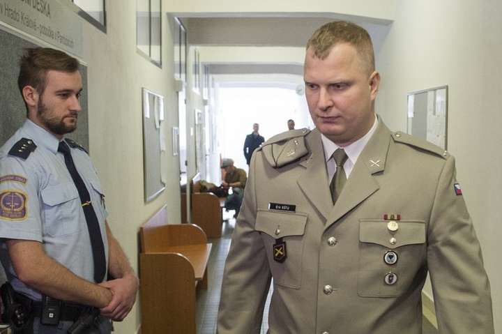 Суд у Чехії пом’якшив вирок військовому, який воював на боці бойовиків на Донбасі