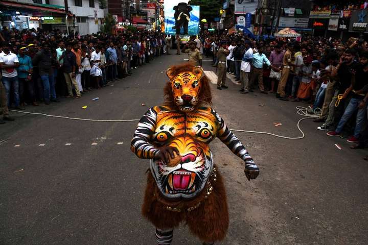 Невероятно яркие фото фестиваля Онам в Индии
