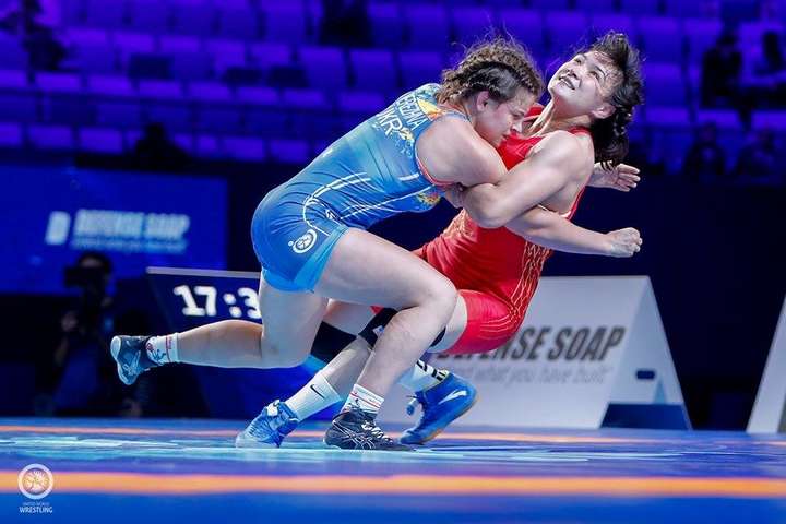 Українська борчиня Бережна здобула срібло чемпіонату світу