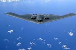 Американський стратегічний бомбардувальник В-2 облітає Норвезьке море