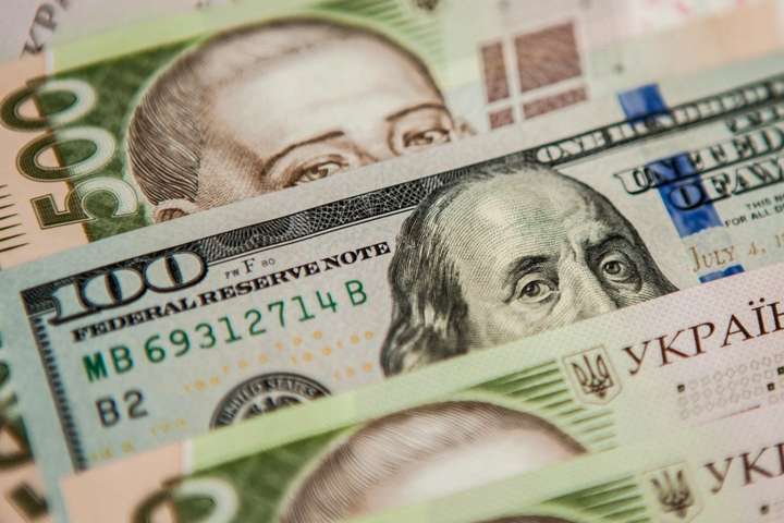Гривня оновила більш ніж трирічний рекорд курсу до долара