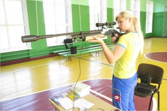 У Вінниці чемпіонка світу зі спортивної стрільби провела майстер-клас для школярів