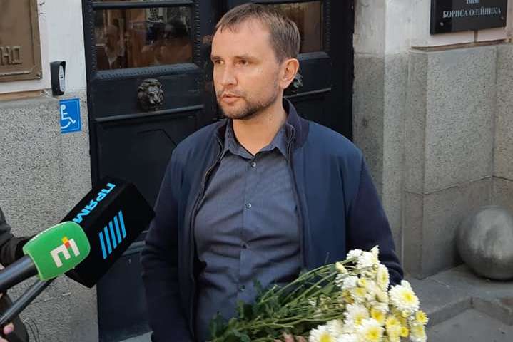 Прем'єрміністр прокоментував звільнення В'ятровича