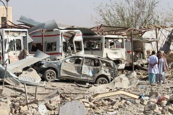Возле больницы в Афганистане взорвался грузовик, есть погибшие