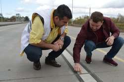 На бетонці Н-31 Дніпро-Решетилівка застосовуються новітні технології під час нанесення розмітки