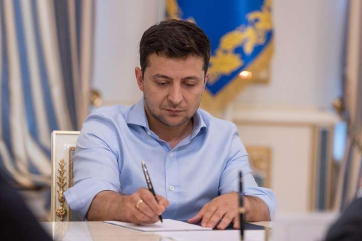 Президент Володимир Зеленський - Президент підписав закон про початок роботи Антикорупційного суду