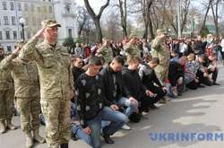 Более 15 тыс. украинцев этой осенью будут призваны в армию