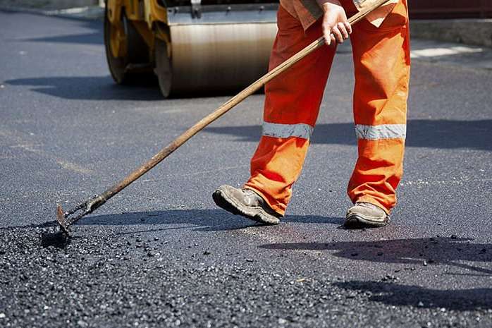 На Сумщині привласнили кілька мільйонів на ремонті доріг