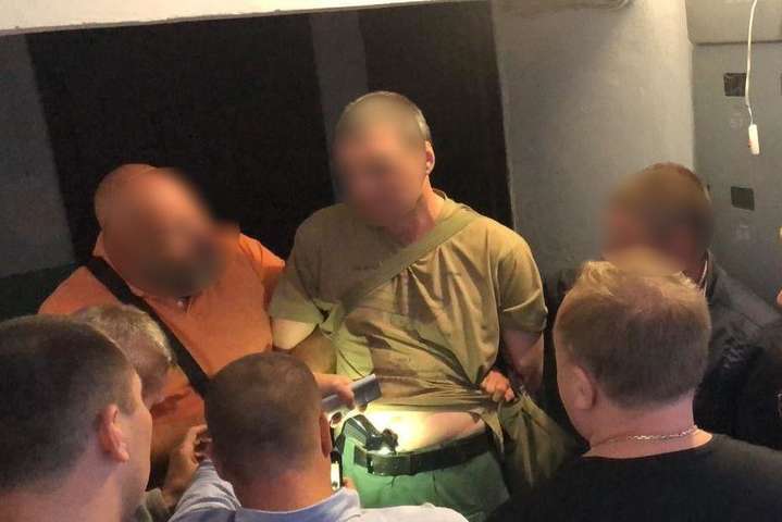 У Миколаєві суд арештував працівника АЗС, який вбив трьох колег