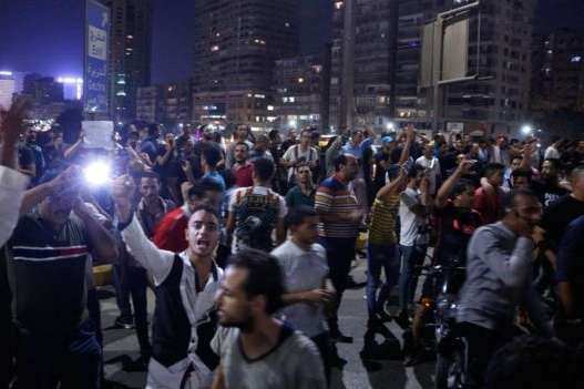 Поліція застосувала сльозогінний газ під час масових протестів у Єгипті