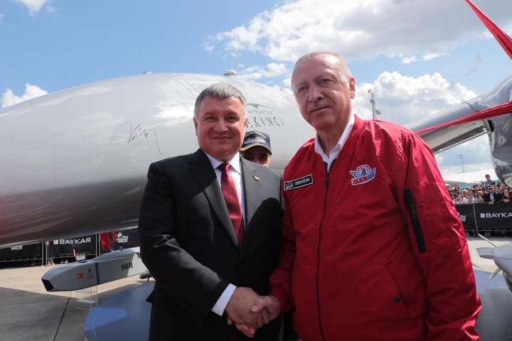 Аваков обговорив з Ердоганом співпрацю у сфері авіабезпеки
