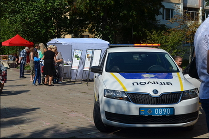 У Житомирі під час свята на дітей впав металевий банер: четверо постраждалих