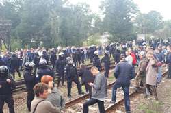 Російські вагони з вугіллям на Львівщині: у штабі блокади заявляють, що акція продовжуватиметься