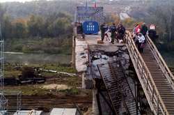  Українська сторона продовжує проводити підготовчі роботи по відновленню зруйнованої частини мосту 