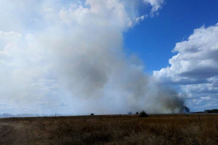 В окупованому Криму спалахнула потужна пожежа (фото)