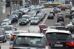 Київ «стоїть» у вранішніх заторах