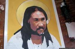 У Росії шамана, який йшов виганяти Путіна, намалювали в образі святого