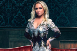 Бывшая невеста Кличко опубликовала фото без одежды