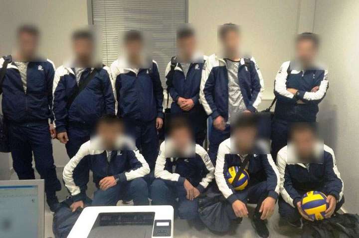 В Греции задержали сирийцев, замаскированных под «волейболистов из Украины»