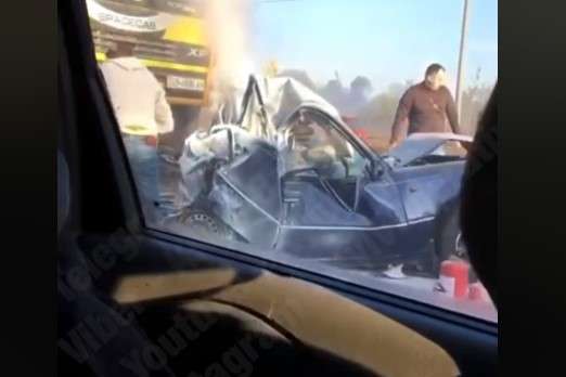Під Києвом зіткнулися сім машин, фура розчавила автомобіль (відео)