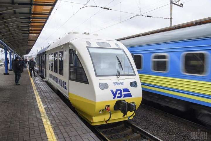  «Укрзалізниця» призначила додаткові поїзди на свята у жовтні 