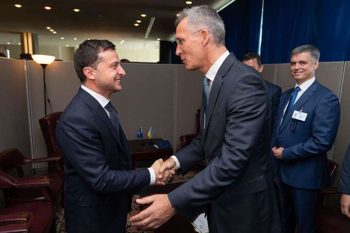 Зеленский встретился с генсеком НАТО (фото)