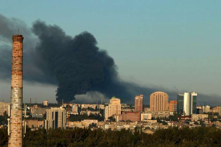 В оккупированном Донецке утром прогремело несколько взрывов (видео)
