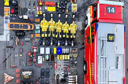 Фигурки лего из сотрудников экстренных служб: флешмоб Tetris Challenge шагает по планете