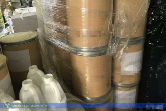 СБУ вилучила 48 тонн контрафактних хімікатів на 25 млн гривень у Києві