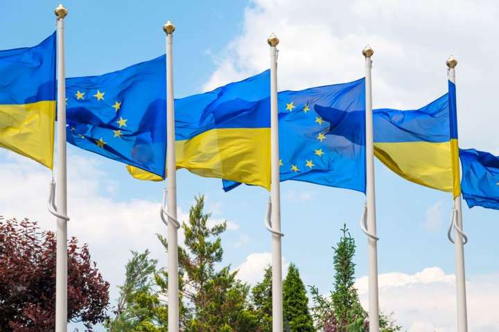 Брюссель відреагував на скарги Зеленського про недостатню підтримку України