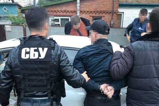На Київщині двоє поліцейських вимагали гроші з бізнесмена