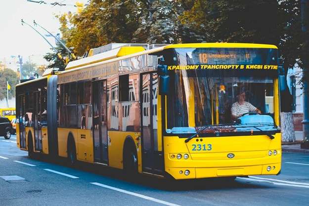 У «Київпастрансі» назвали умови, за яких кондуктори тролейбусів можуть отримати нову роботу