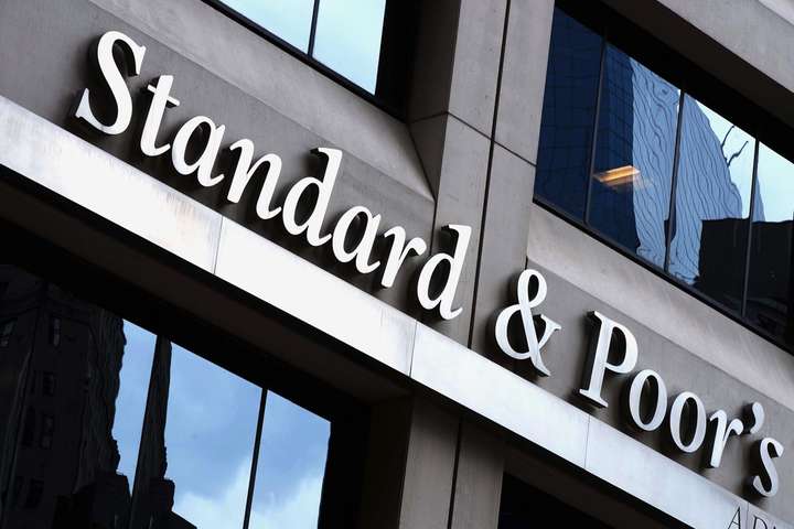Агенство S&P підвищило кредитний рейтинг України