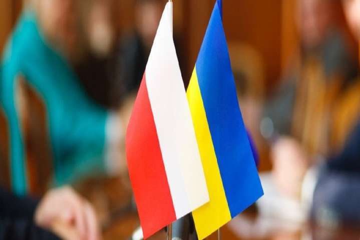 В Польше отреагировали на решение Украины по эксгумации жертв Волынской резни