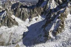 В Італії евакуюють людей з альпійської вершини Монблан через загрозу обвалу частини льодовика