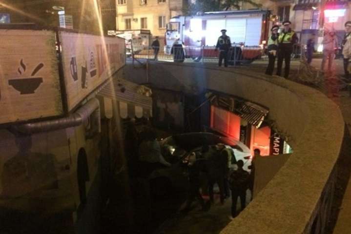 Моторошне ДТП в окупованому Сімферополі: авто влетіло у підземний перехід