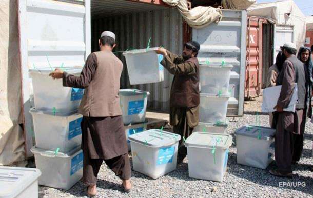 Вибори в Афганістані: викрали членів виборчкому