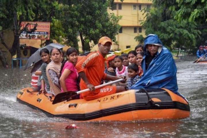 Індія постраждала через повені і зсуви: більше ста загиблих 