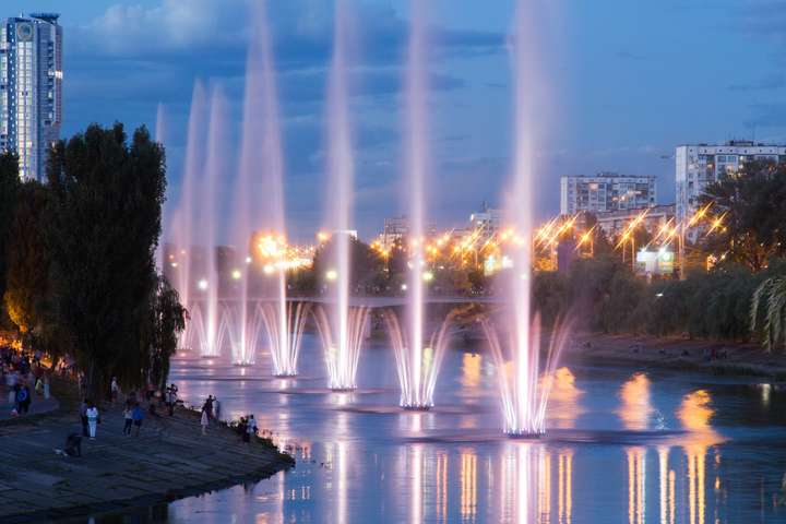 Київські фонтани вимикаються на відпочинок 
