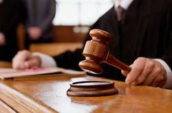 У Кривому Розі співробітника трамвайного депо засуджено до року обмеження волі за побиття журналіста