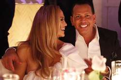 Дженнифер Лопес и Алекс Родригес отпраздновали помолвку (фото)