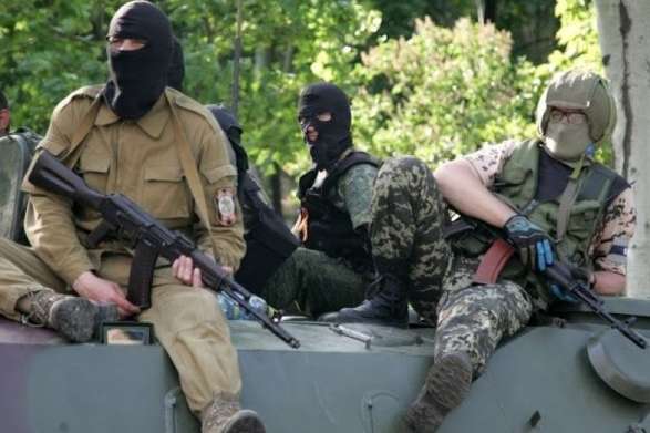 На Донбасі окупанти чинять тиск на підприємців, які відмовляються надавати «волонтерську допомогу»