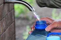 На проспекті Академіка Глушка закрили бювет