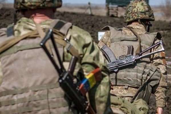 На Донбасі терористи п’ять разів обстріляли українських захисників
