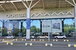 Восемь самолетов не смогли приземлиться в аэропорту «Одесса» из-за сильного ветра