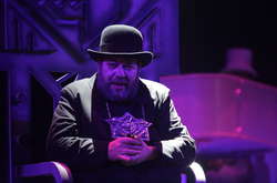 В Октябрьском дворце - скандальный «Дракон» Александра Меламуда