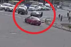 Біля Будинку офіцерів водій Audi збив жінку на пішохідному переході